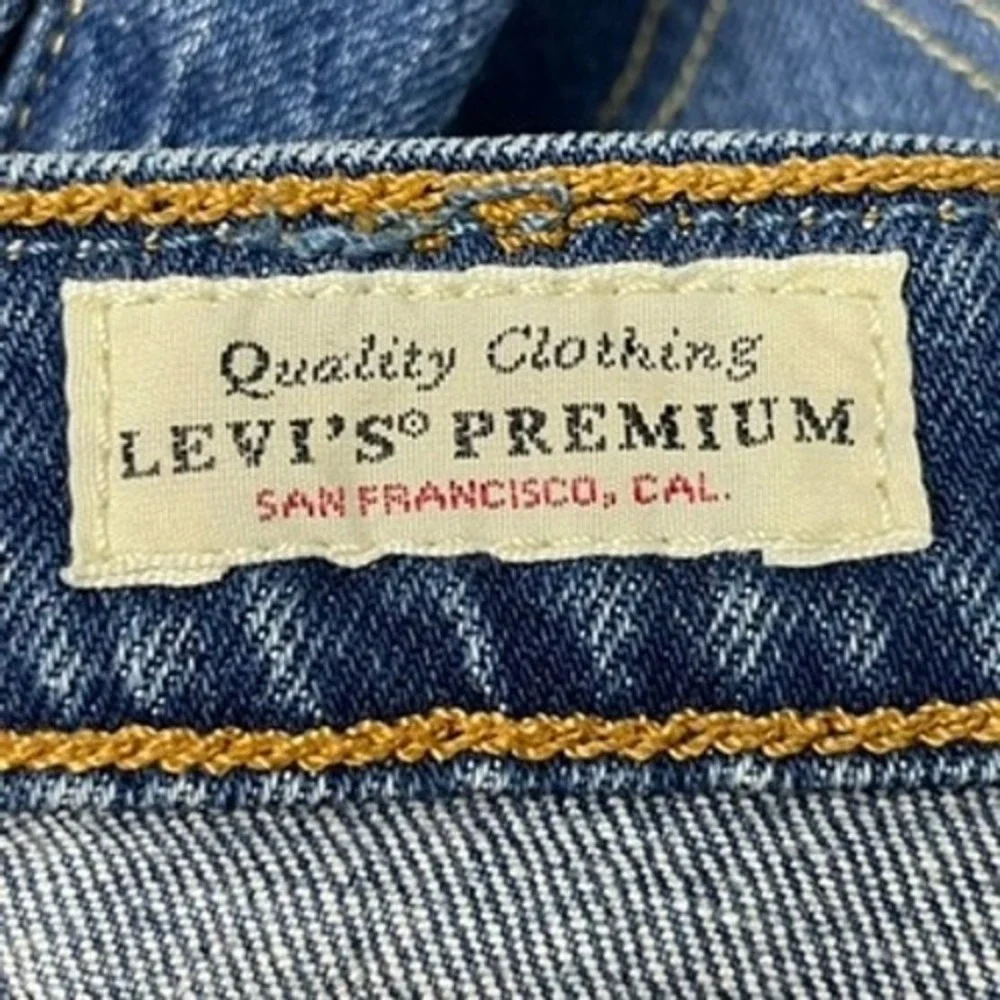 Levi Strauss & Co. classic fit